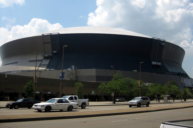 LOUISIANA SUPERDOME: Es un gran complejo deportivo y campo de exposiciones, ubicado en el distrito central de negocios de la ciudad.