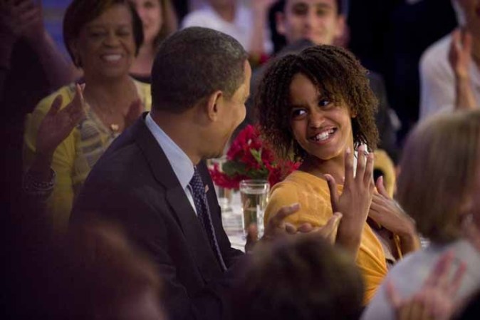 Obama y su Hija Malia Obama son puras sonrisas al estar juntos