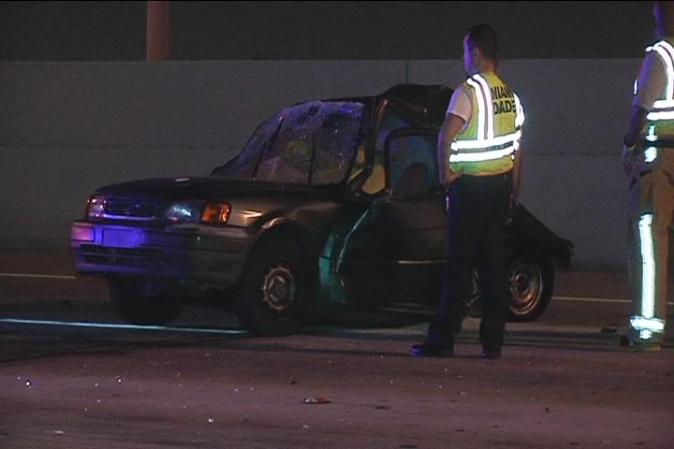 26 DE ABRIL, 2012: Dos personas murieron en un choque en la autopista Palmetto. <br /> Mira las imágenes del accidente.<br />