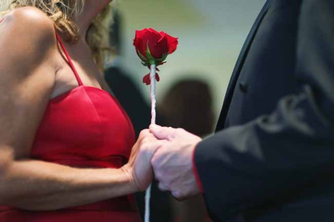 Qué momento más apropiado para unirse en matrimonio que en el Día de los Enamorados.