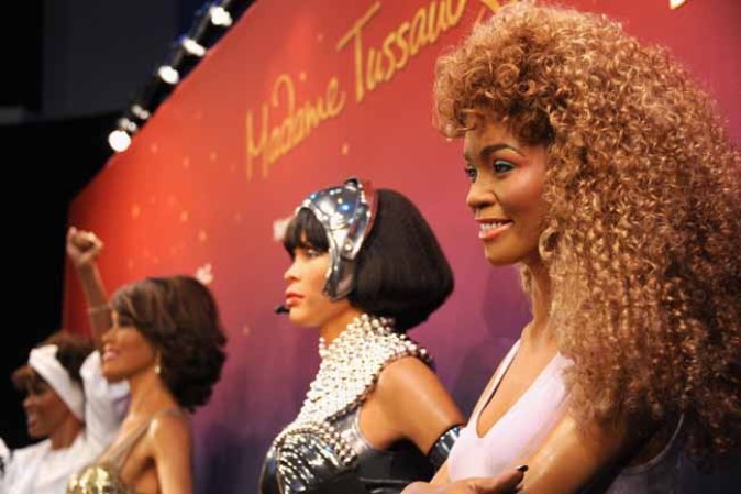 Y para recordarla, el museo de cera Madame Tussauds de Nueva York inmortalizó a la artista con cuatro estatuas de cera.