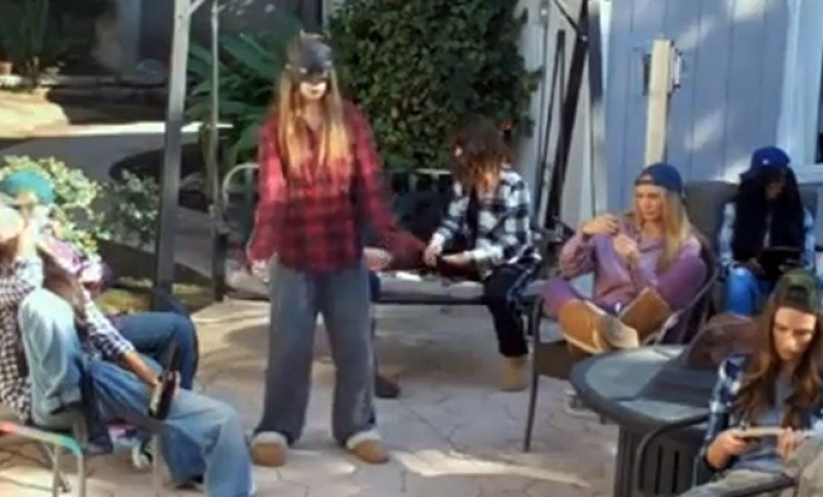 Imitaciones del baile neoyorquino “Harlem Shake” se propagan como epidemia por todas partes.