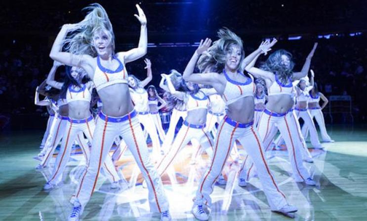 Las bailarinas oficiales de los Knicks de Nueva York “Knicks City Dancers” celebraron en la temporada 2011-2012, su aniversario número 20, como el epicentro de entretenimiento del equipo.