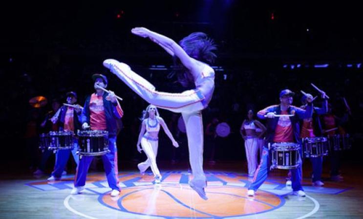 Las bailarinas oficiales de los Knicks de Nueva York “Knicks City Dancers” celebraron en la temporada 2011-2012, su aniversario número 20, como el epicentro de entretenimiento del equipo.
