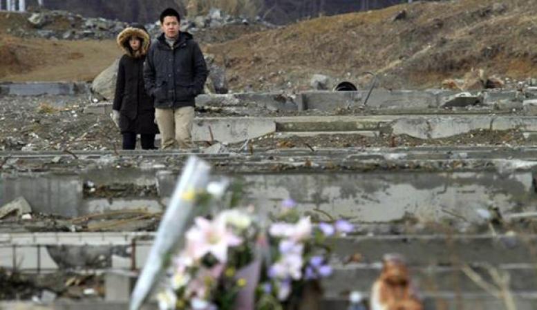 11 DE MARZ0, 2012: Japón celebró el primer aniversario de un terremoto de 9 grados y un devastador tsunami que arrasó con el noreste de Japón, en Ishinomaki. Más de 19,000 personas murieron a causa del desastre natural en el 2011.