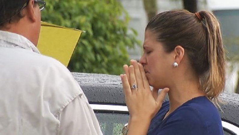 16 DE JULIO, 2012: Los cuerpos sin vida de una mujer y un hombre fueron descubiertos en el interior de una vivienda ubicada al suroeste de Miami-Dade. <br /> Mira aquí las imágenes y lee los detalles de esta noticia..<br />