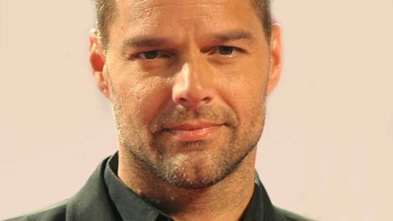 El cantante pasa de los 40 años y luce mejor que nunca. Aquí las fotos que lo prueban.