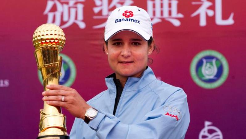 Lorena Ochoa es considerada como la mejor golfista mexicana de todos los tiempos. Sin embargo se retiró del golf en el 2010, se casó y inició la construcción de un centro educativo para niños de escasos recursos.