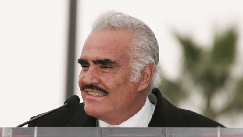 Don Vicente Fernández ha dado fama de la música tradicional mexicana en todo el mundo, ha vendido 75 millones de disco. Nació en Huentitán El Alto una localidad en la zona metropolitana de Guadalajara.