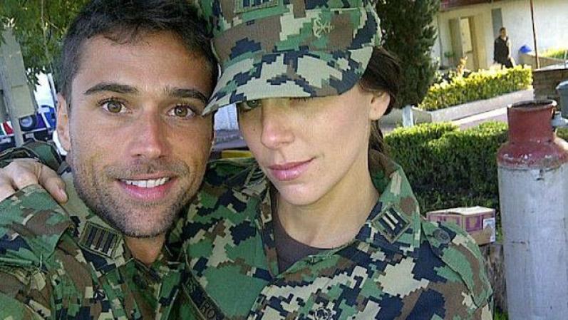 Además de conseguir una gran interpretación, la modelo colombiana, consiguió pareja en "La Teniente". Se enamoró de un compañero de elenco durante las grabaciones, el chileno Matías Novoa.