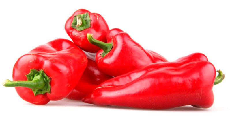 Pimientos morrones. En esta verdura se adhieren los múltiples pesticidas con que la tratan.