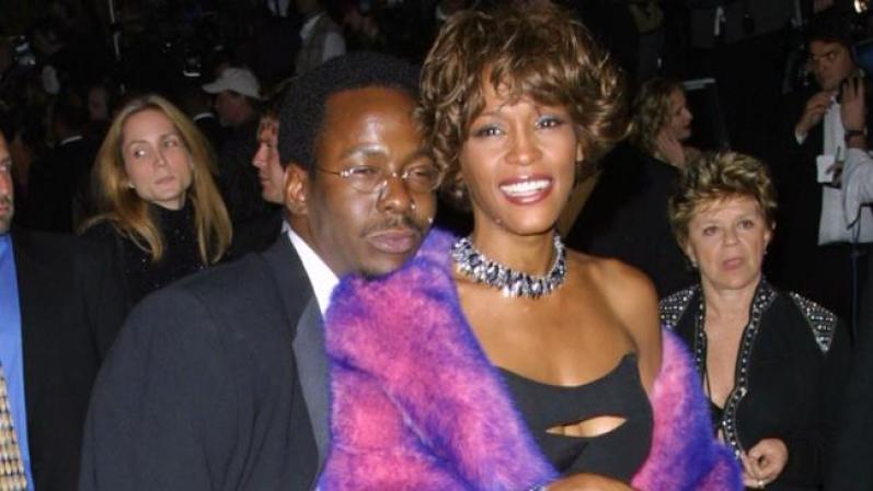 Lanzó el álbum "Just Whitney" en diciembre de 2002, mientras se encontraba en medio de una etapa turbulenta de su vida, relacionada con supuestos maltratos por parte de su marido y las drogas.