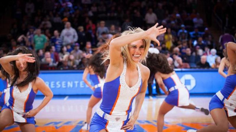 Las bailarinas oficiales de los Knicks de Nueva York “Knicks City Dancers” celebraron en la temporada 2011-2012, su aniversario número 20, como el epicentro de entretenimiento del equipo.