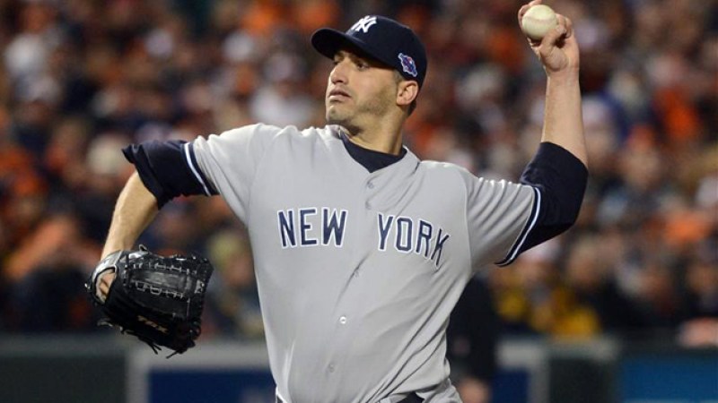 ¡Pettite firma con los Yankees!