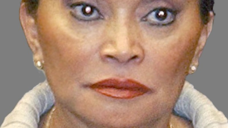 Elba Esther espera juicio tras las rejas
