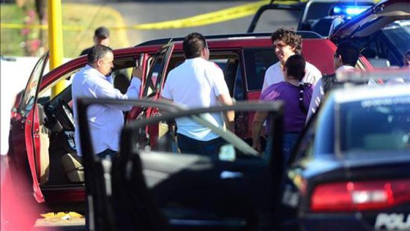 Peritos forenses investigan