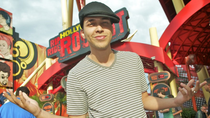 Prince Royce le canta a las embarazadas