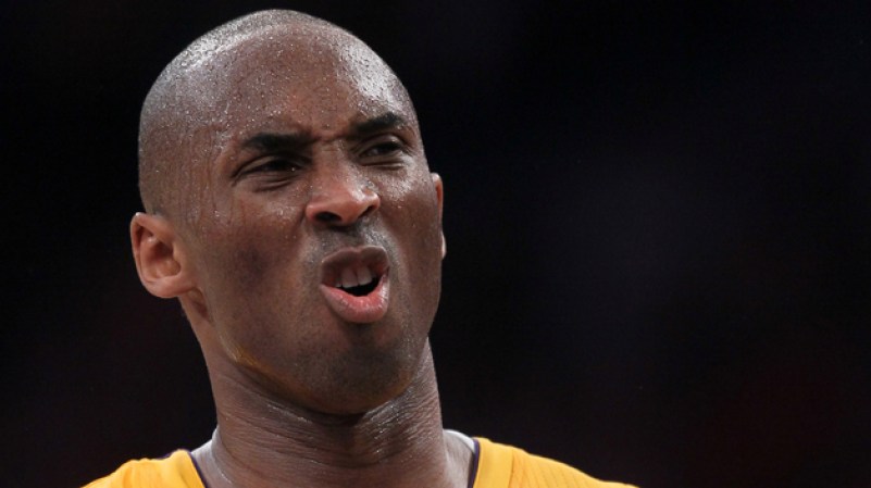 Por su cara se ve que algo le salió mal a Kobe Bryant, de Los Angeles Lakers.
