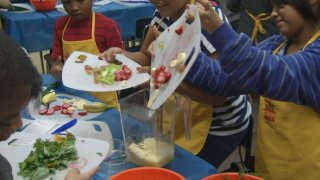 2-2-15-cooking healthy meals children school