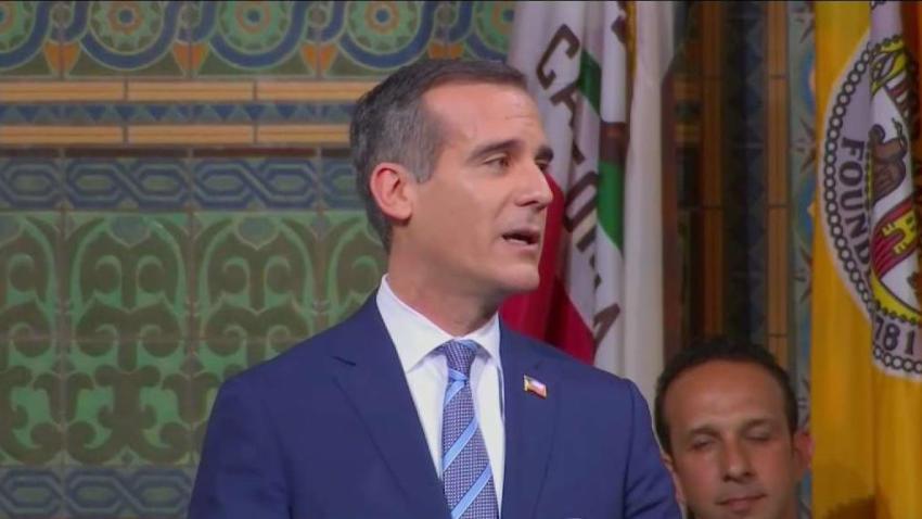 Eric_Garcetti_visitara_prision_federal_en_Texas.jpg
