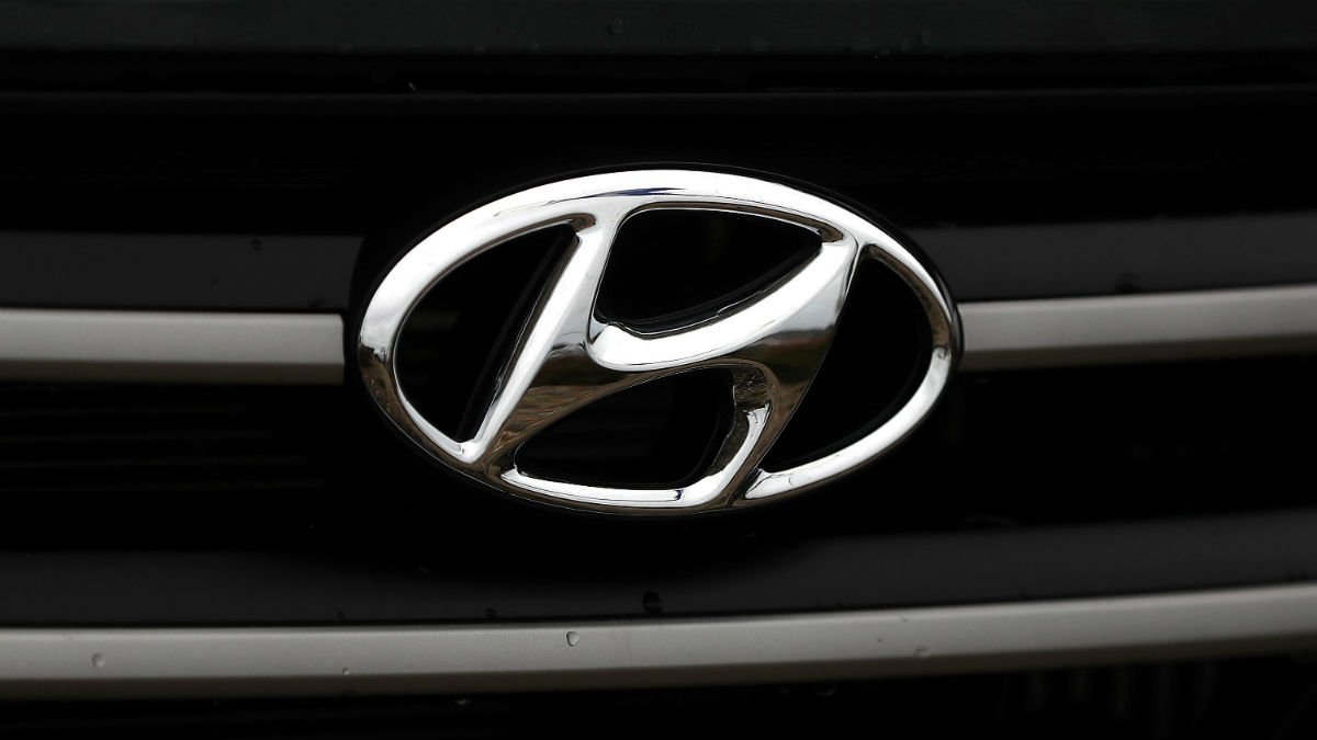 Hyundai llama a revisión más de 94,000 autos por riesgo de incendio