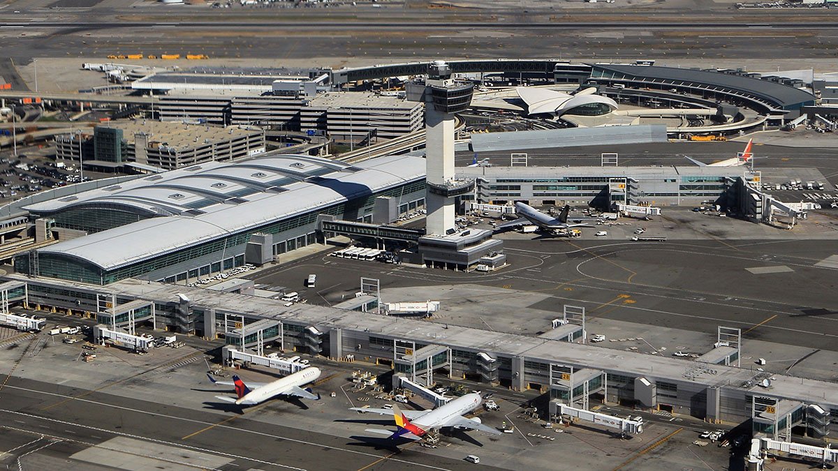 Cientos de vuelos retrasados en el aeropuerto JFK tras fuga de agua – Telemundo Houston - Vimarsana News