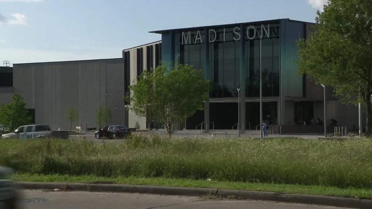 Escándalo por video de fiesta de empleados dentro de escuela