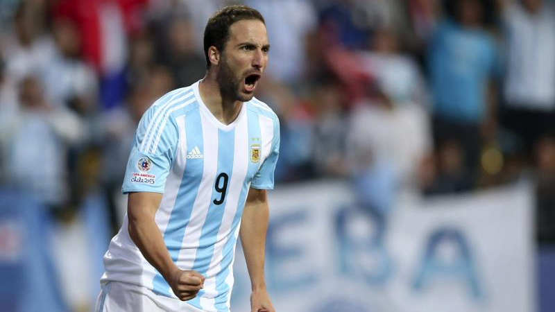 argentina-higuain-retiro-1234