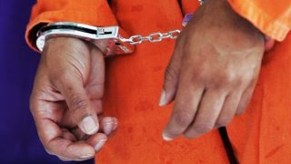 El hombre se encuentra en la cárcel del Condado Harris.