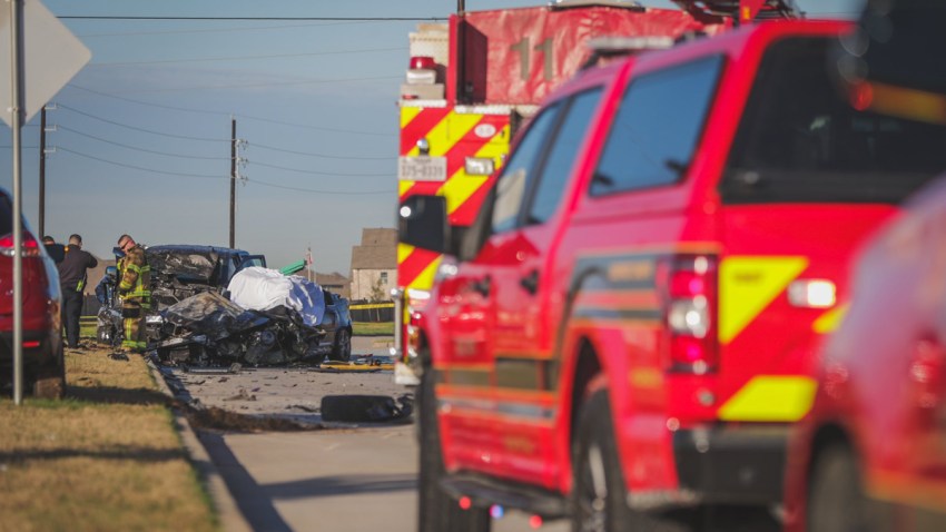 En total fueron tres los vehículos involucrados en este accidente el noroeste del Condado Harris.