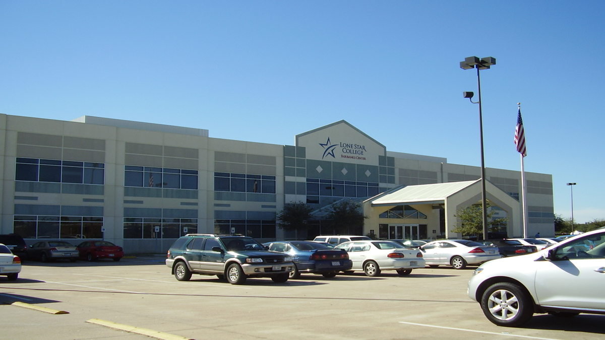Lone Star College ofrece ayuda a alumnos de ITT Tech Telemundo Houston