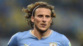 Diego Forlán en un partido contra Colombia en la Copa Mundial de Brasil 2014.