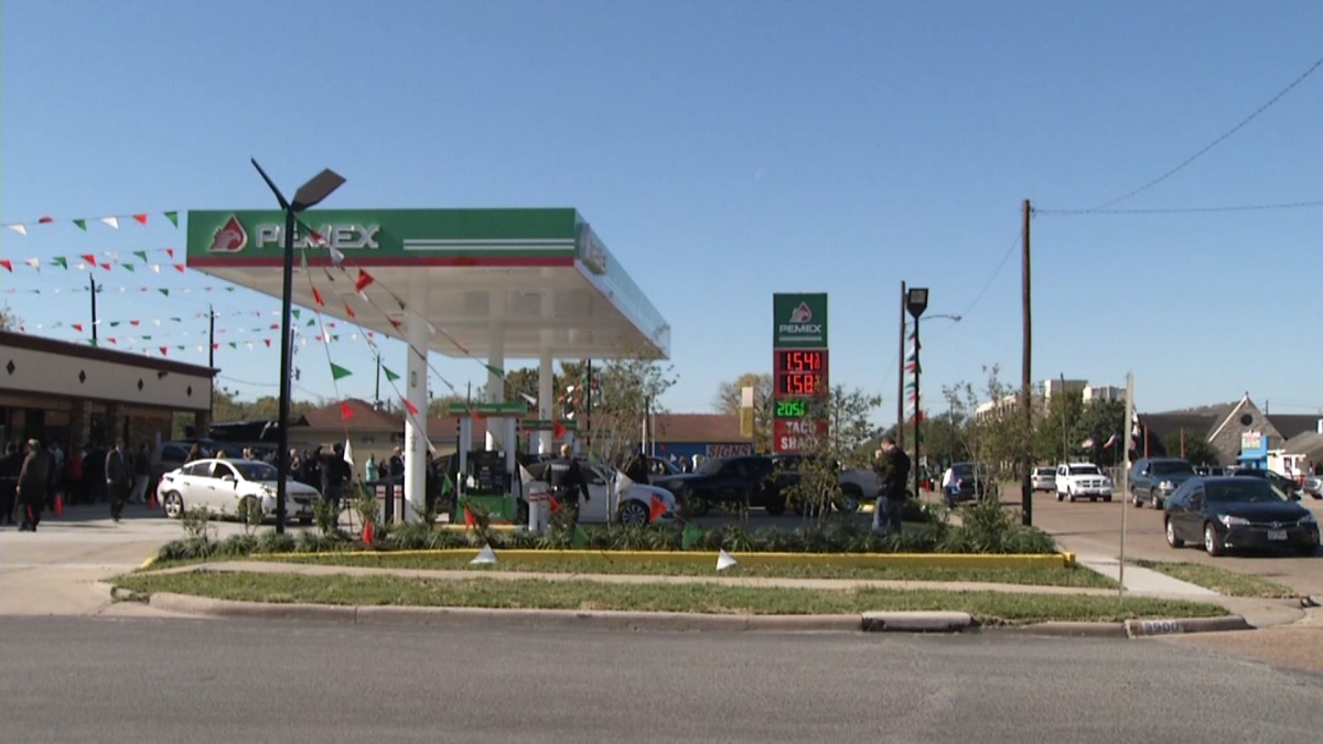 México: AMLO compra refinería en Houston – Telemundo Houston