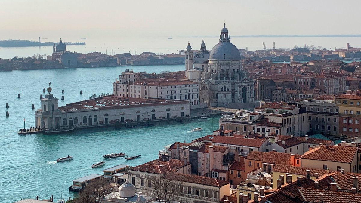 Venecia prueba con éxito las compuertas contra las inundaciones del mar Venecia prueba con éxito las compuertas contra las inundaciones del mar