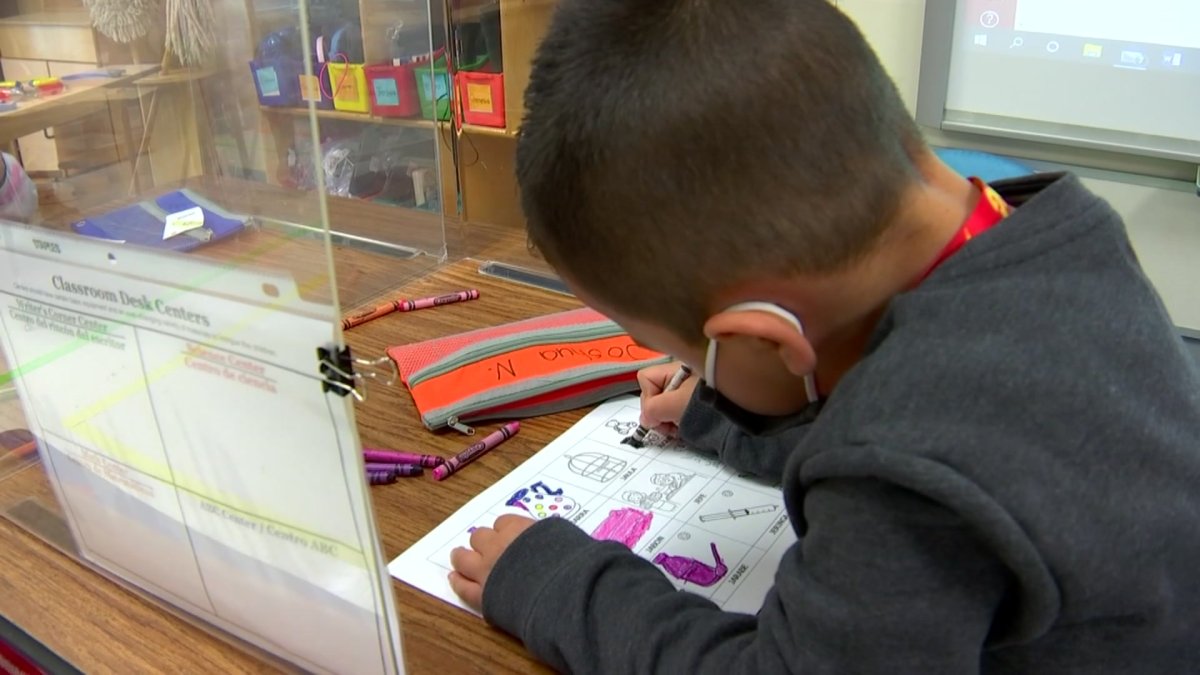 HISD ofrece ayuda personalizada a padres con hijos que van a prek y