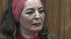 Actriz mexicana Elsa Aguirre llora al recibir reconocimiento por sus 75 años de trayectoria