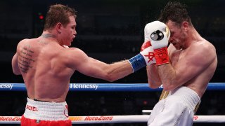 Canelo Alvarez v Callum Smith