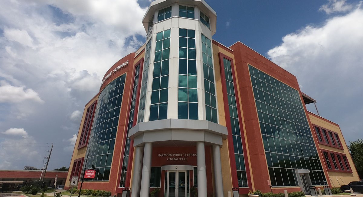 Escuelas Harmony ofrecen bonificación para todos sus empleados en Texas