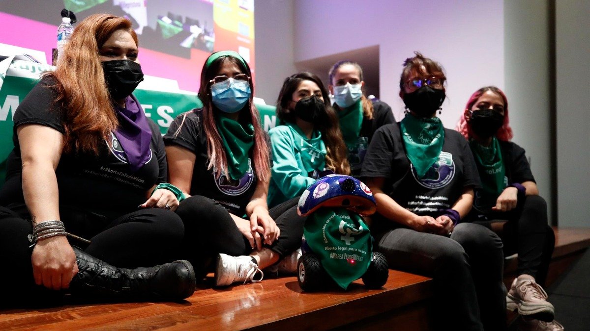 México: feministas crean robot pro aborto – Telemundo Houston - Vimarsana News
