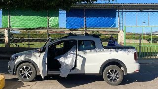 Fotografía del vehículo donde asesinaron a un alcalde de Michoacán