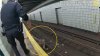 De terror: invidente cae a las vías de un tren en Nueva York