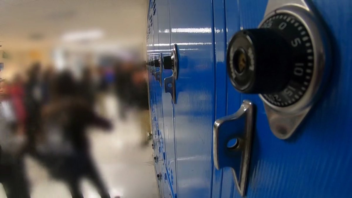 Detienen a estudiante con un arma dentro de una escuela en Houston ...
