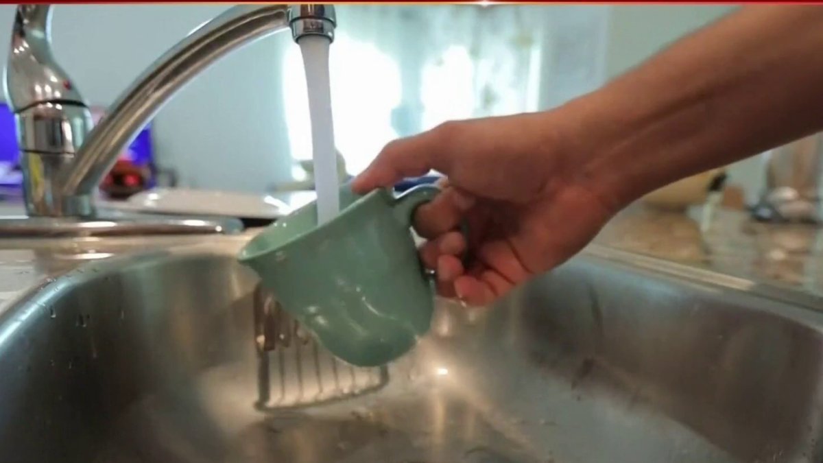 Recomendaciones a seguir tras aviso para hervir agua – Telemundo