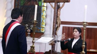presidente de Perú juramenta a ministra