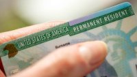 Paso a paso: lo que tienes que hacer para renovar tu “green card”
