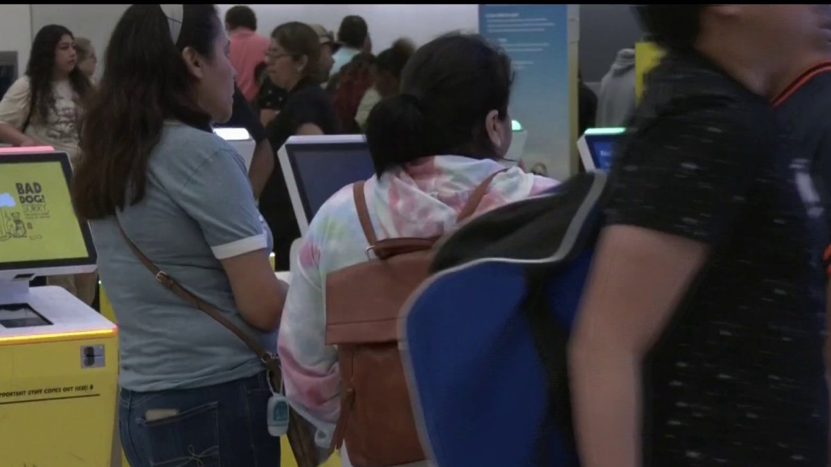 Gran Flujo De Viajeros En Aeropuertos De Houston – Telemundo Houston