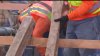 Trabajadores de la construcción denuncian robo de salarios