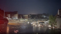 Evalúan la destrucción que dejó una noche de tornados y tormentas en el Centro Sur de EEUU