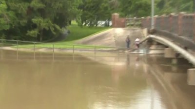 Inundaciones afectan estructuras en el área de Humble