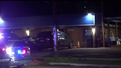 Hombre en condición de cuidado tras balacera en un bar en el noreste de Houston